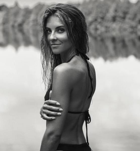 Jana K. – Fashion Sedcard-Foto 2 bei JustInCast
