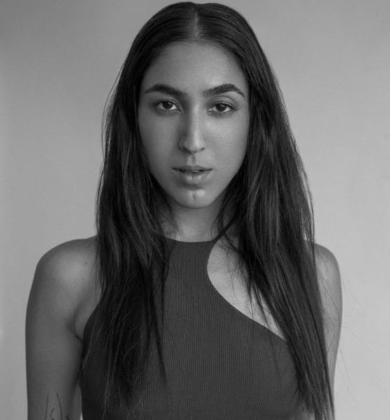 Shawty Hasret K. – Fashion Sedcard-Foto 5 bei JustInCast