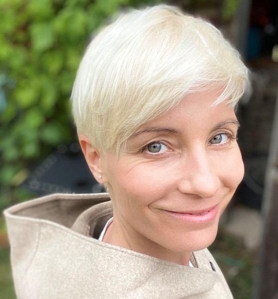 Janine T. – Schauspiel Sedcard-Foto 3 bei JustInCast