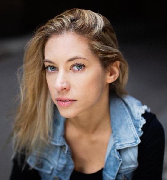 Daniela H. – Schauspiel Sedcard-Foto 2 bei JustInCast