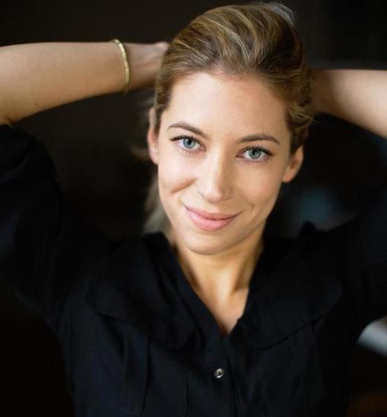 Daniela H. – Schauspiel Sedcard-Foto 4 bei JustInCast