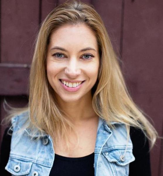 Daniela H. – Schauspiel Sedcard-Foto 5 bei JustInCast