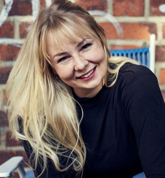 Annabel B. – Schauspiel Sedcard-Foto 2 bei JustInCast