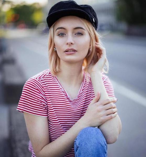 Elisabeth Lea O. – Fashion Sedcard-Foto 2 bei JustInCast