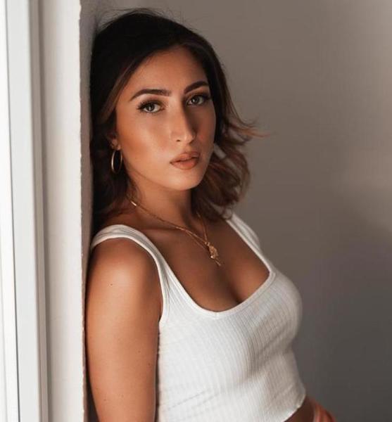 Maria N. – Fashion Sedcard-Foto 4 bei JustInCast