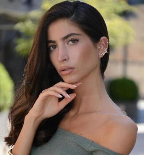 Yasemin A. – Schauspiel Sedcard-Foto 2 bei JustInCast