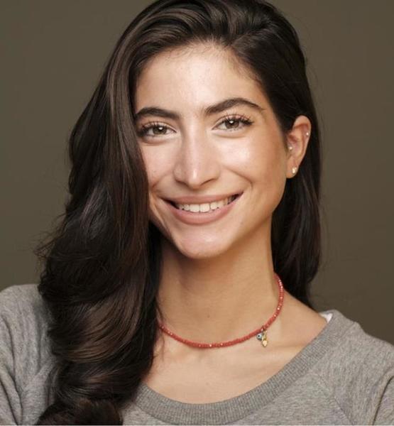 Yasemin A. – Schauspiel Sedcard-Foto 5 bei JustInCast