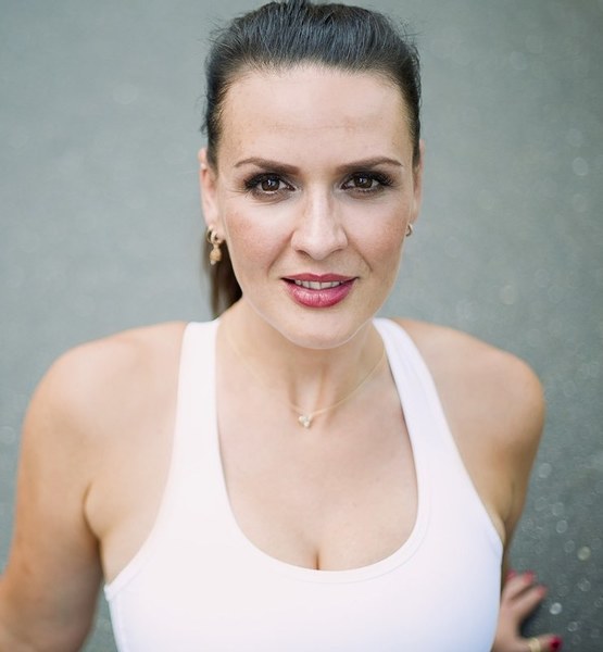 Julia H. – Schauspiel Sedcard-Foto 3 bei JustInCast