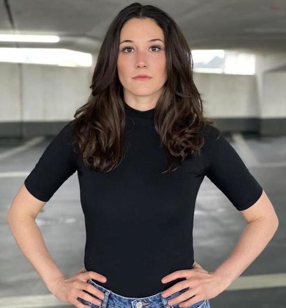 Annika  S. – Schauspiel Sedcard-Foto 2 bei JustInCast