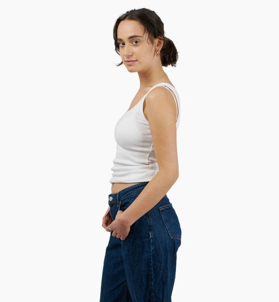 Dina Z. – Real People Sedcard-Foto 4 bei JustInCast