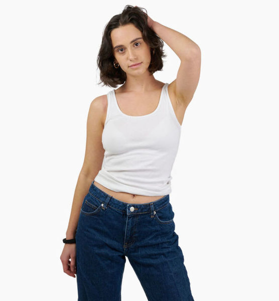 Dina Z. – Real People Sedcard-Foto 5 bei JustInCast