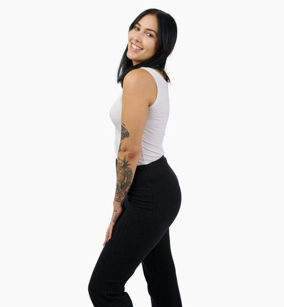 Dorina  T. – Real People Sedcard-Foto 3 bei JustInCast