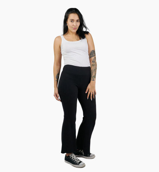 Dorina  T. – Real People Sedcard-Foto 4 bei JustInCast