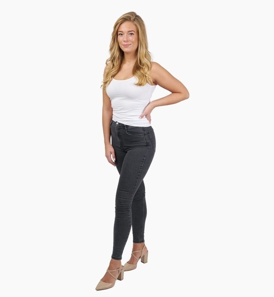 Kim Celine S. – Real People Sedcard-Foto 2 bei JustInCast