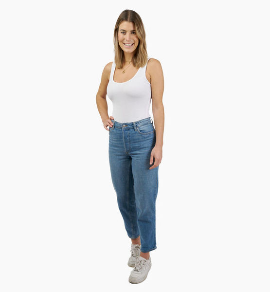 Laura L. – Real People Sedcard-Foto 4 bei JustInCast