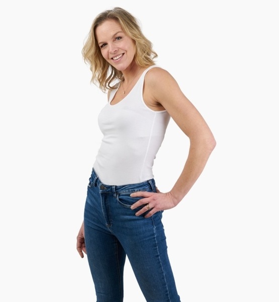 Vera D. – Real People Sedcard-Foto 2 bei JustInCast