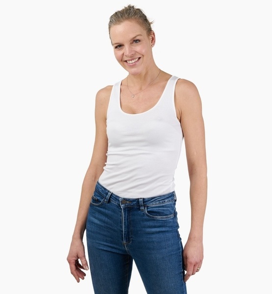 Vera D. – Real People Sedcard-Foto 4 bei JustInCast