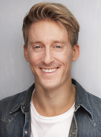 Robert – Presenters & Hosts sedcard at JustInCast