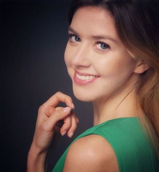 Kristina  Y. – Schauspiel Sedcard-Foto 2 bei JustInCast