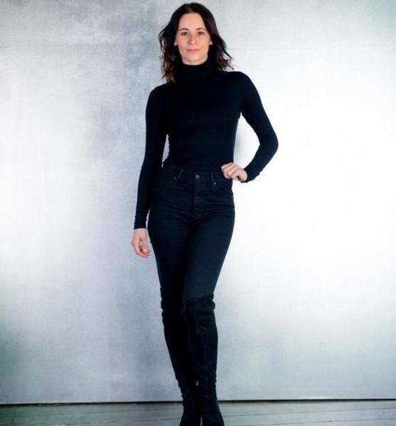Anna W. – Schauspiel Sedcard-Foto 2 bei JustInCast