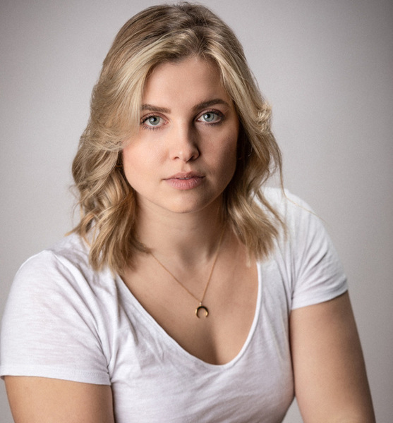 Carina R. – Schauspiel Sedcard-Foto 3 bei JustInCast