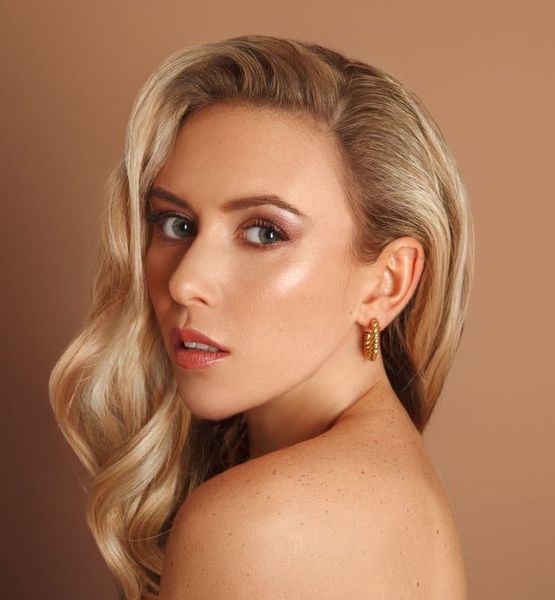 Liana F. – Fashion Profilbild bei JustInCast