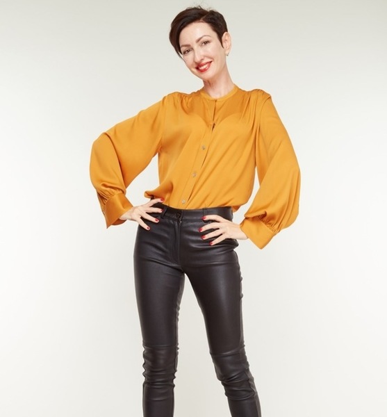 Yuliya S. – Schauspiel Sedcard-Foto 3 bei JustInCast