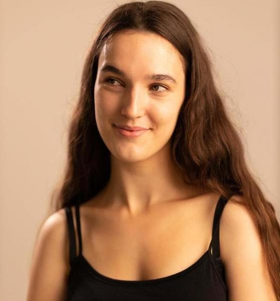 Alyssa L. – Schauspiel Sedcard-Foto 3 bei JustInCast
