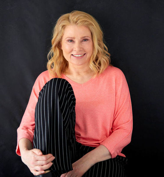 Silke N. – Acting sedcard image 3 at JustInCast
