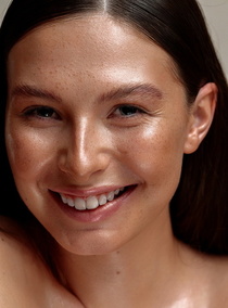 Vivien – Schauspieler & Darsteller Sedcard bei JustInCast