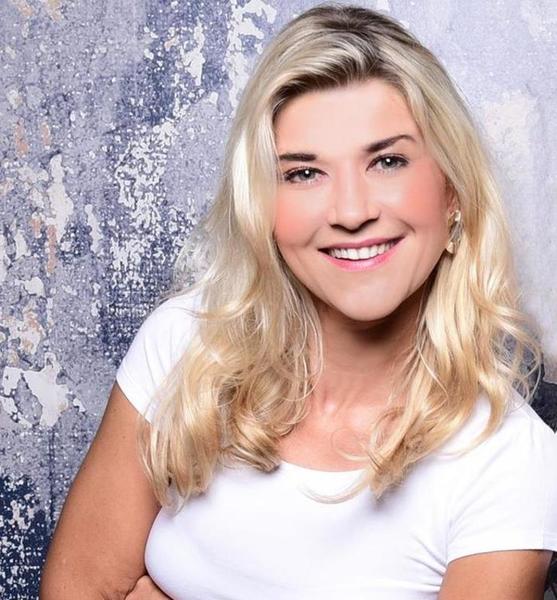 Britta O. – Schauspiel Sedcard-Foto 2 bei JustInCast