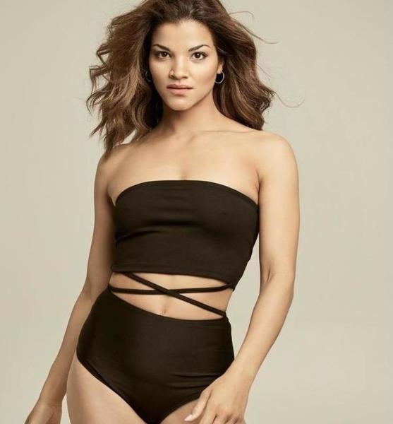 Tami H. – Fashion Sedcard-Foto 5 bei JustInCast