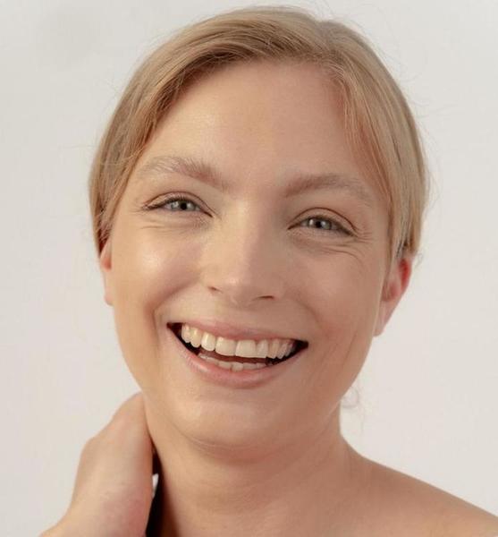 Janin C. – Fashion Sedcard-Foto 5 bei JustInCast