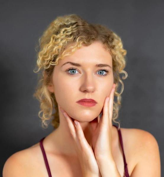 Janna F. – Schauspiel Sedcard-Foto 2 bei JustInCast