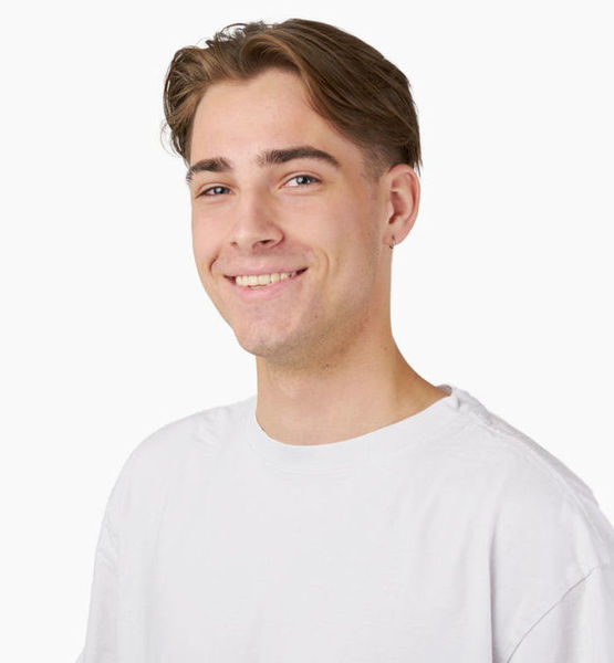 Julian S. – Real People Sedcard-Foto 2 bei JustInCast