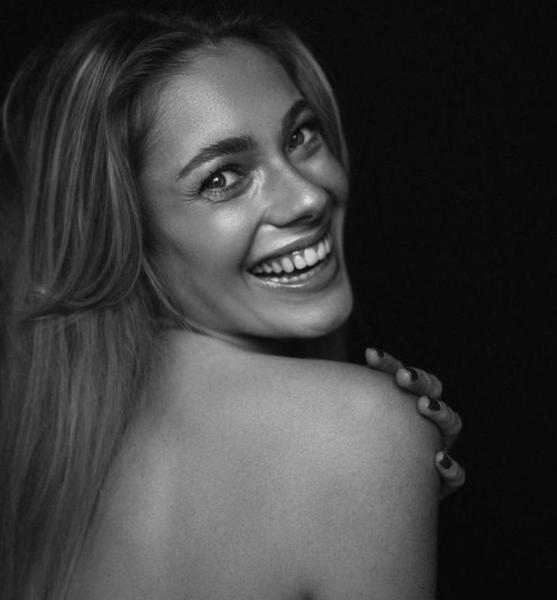 Lisa-Marie C. – Fashion Sedcard-Foto 3 bei JustInCast