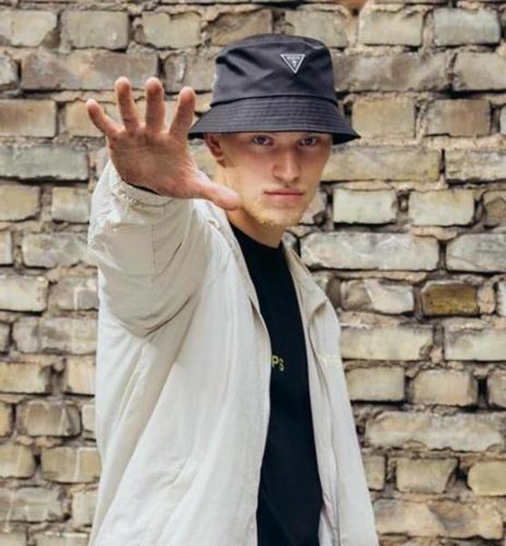 Philipp  W. – Tanz Sedcard-Foto 5 bei JustInCast
