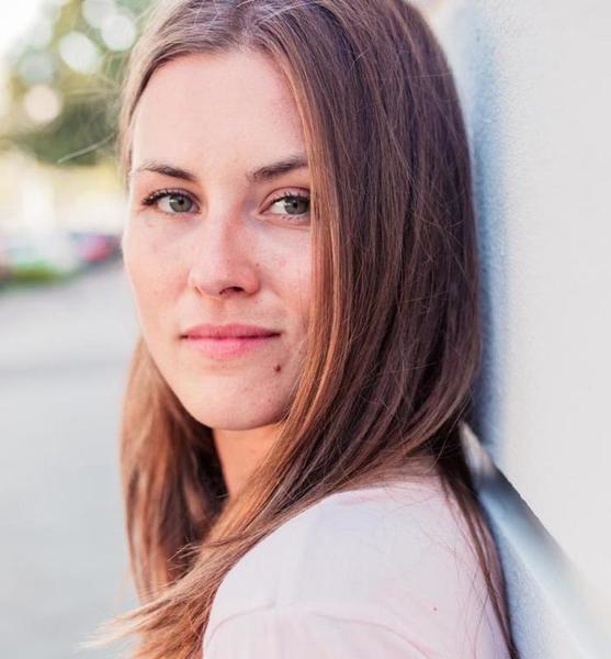 Alexandra N. – Schauspiel Sedcard-Foto 6 bei JustInCast