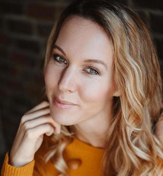 Eveline G. – Schauspiel Sedcard-Foto 2 bei JustInCast