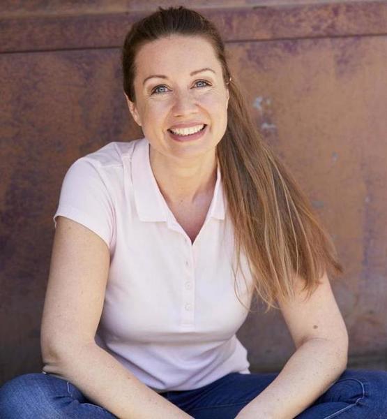 Leoni B. – Schauspiel Sedcard-Foto 5 bei JustInCast