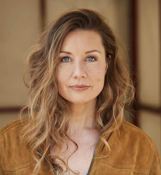 Leoni B. – Schauspiel Sedcard-Foto 2 bei JustInCast