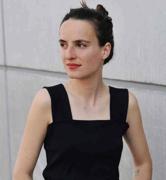 Sophie H. – Acting sedcard image 4 at JustInCast