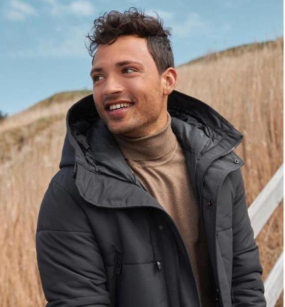 Daniel Mukunda W. – Schauspiel Sedcard-Foto 4 bei JustInCast