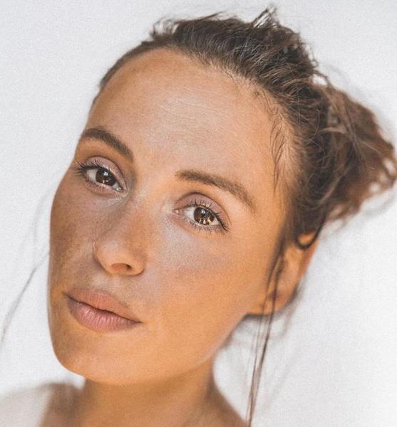 Christine W. – Schauspiel Sedcard-Foto 4 bei JustInCast