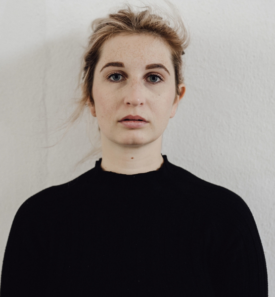 Viola P. – Schauspiel Sedcard-Foto 3 bei JustInCast