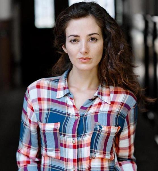 Sevda P. – Schauspiel Sedcard-Foto 3 bei JustInCast