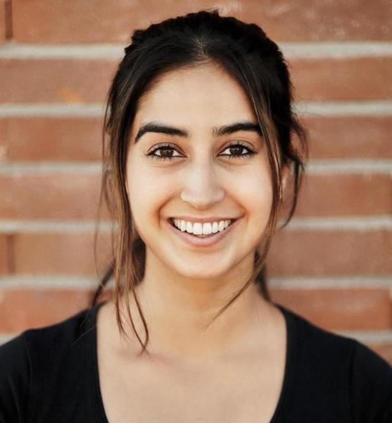 Özge D. – Schauspiel Sedcard-Foto 5 bei JustInCast
