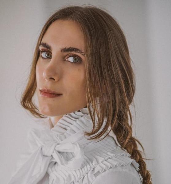 Nathalie D. – Schauspiel Sedcard-Foto 4 bei JustInCast