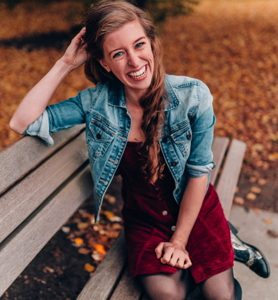 Sarah M. – Schauspiel Sedcard-Foto 4 bei JustInCast