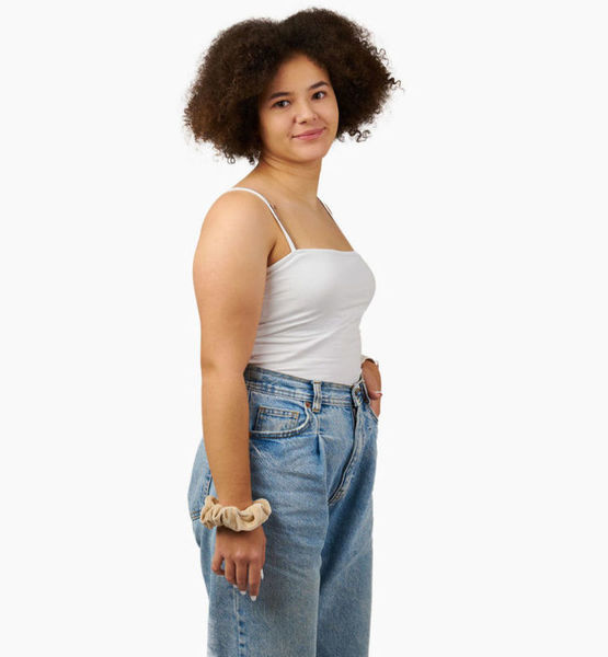 Maya K. – Real People Sedcard-Foto 4 bei JustInCast